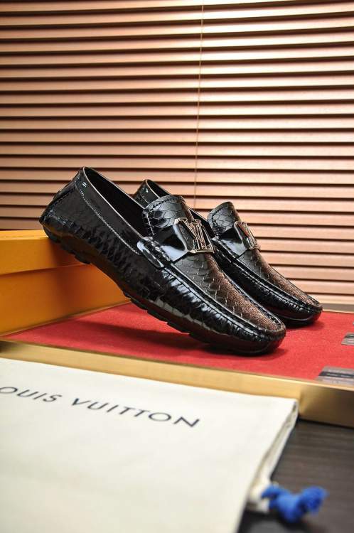 Picture of Louis Vuitton Shoes _SKULVsz38-44mnf0313511990